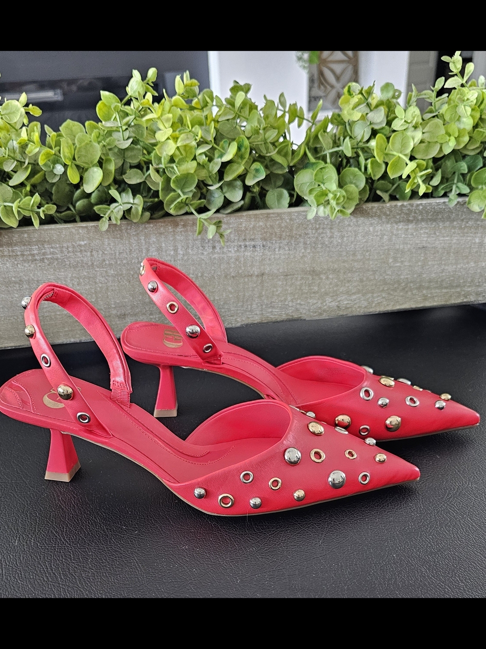 Gianni Bini Red Pointed Slingback Kitten Heels w/Metal Studs Women's Sz 8 & 9.5 - Picture 2 of 8